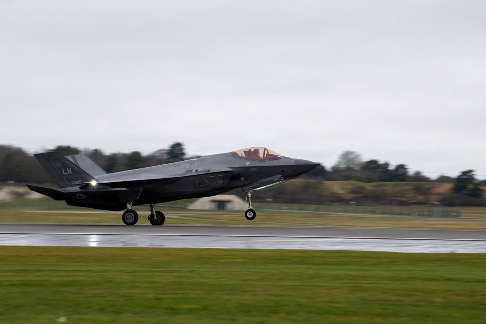 493rd, 494th FS conduct landings during exercise Point Blank