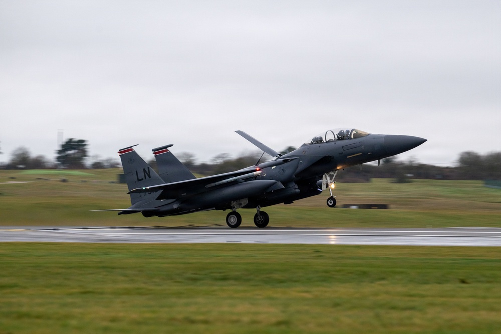 493rd, 494th FS conduct landings during exercise Point Blank
