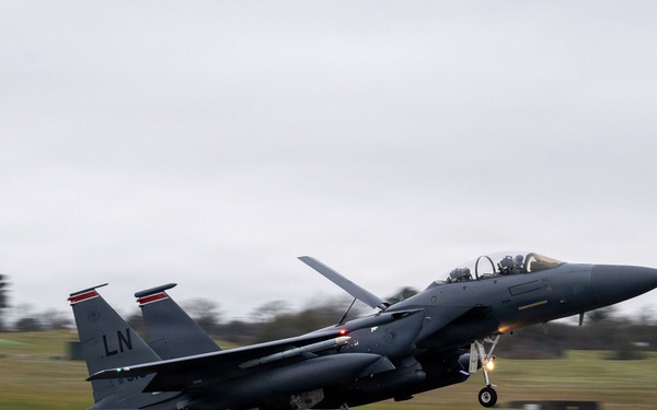 493rd, 494th FS conduct landings during exercise Point Blank