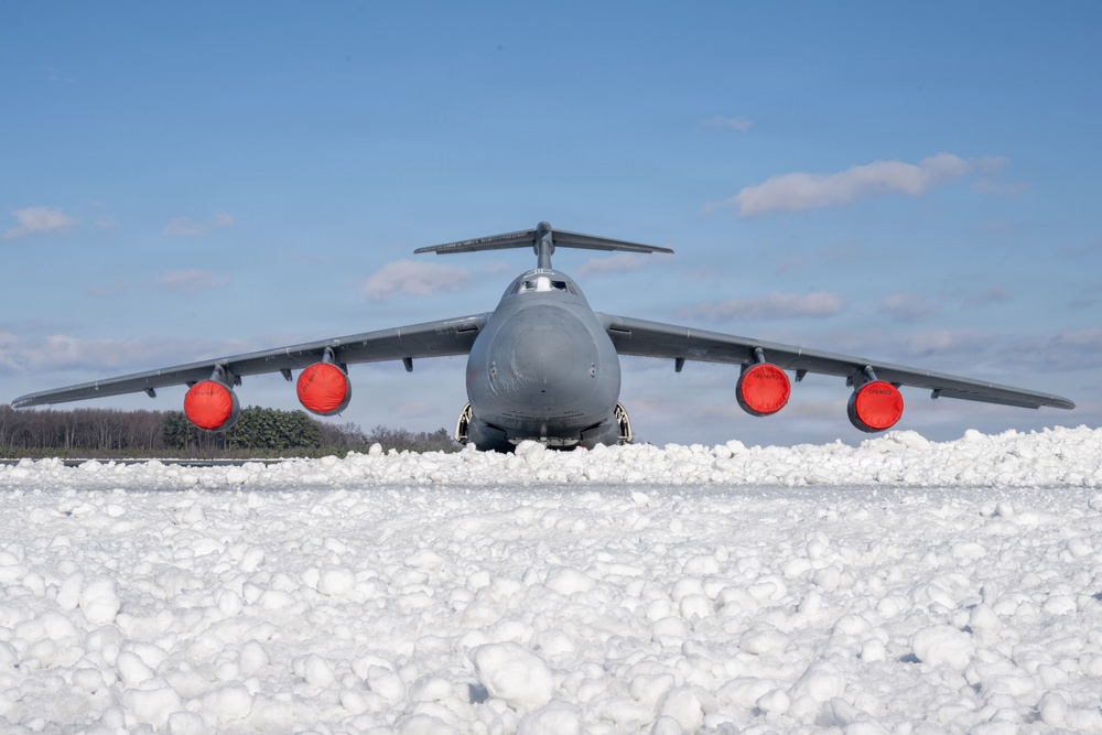 Winter Storm hits Dover AFB