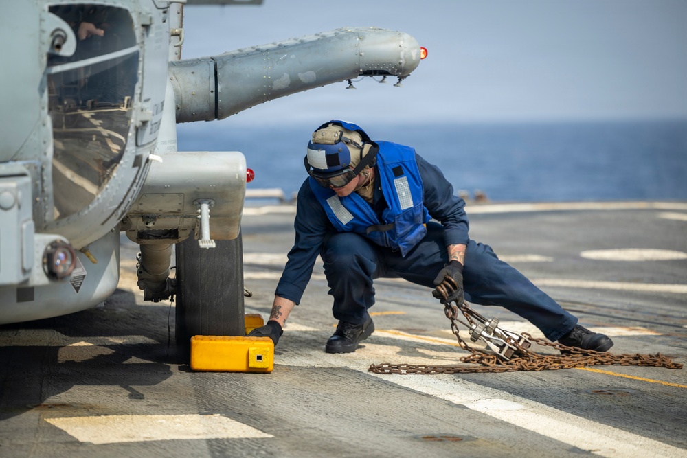 USS Delbert D. Black (DDG 119) Conducts Flight Quarters