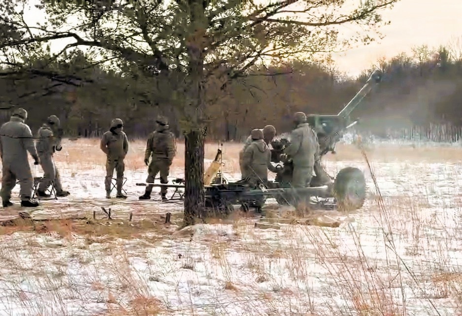 1-120th Field Artillery troops get cold-weather acquainted during special January training