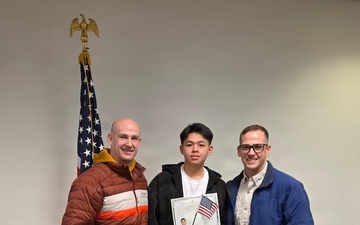 ARKANSAS GUARDSMAN VU MAI BECOMES U.S. CITIZEN WHILE SERVING STATE AND NATION