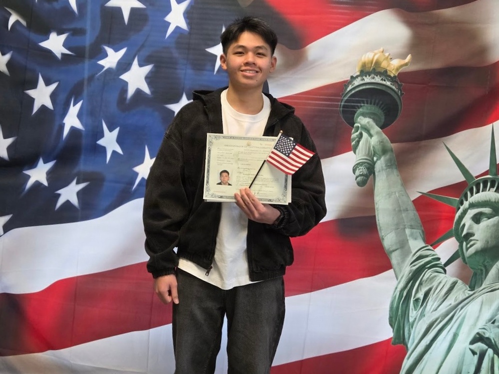 ARKANSAS GUARDSMAN VU MAI BECOMES U.S. CITIZEN WHILE SERVING STATE AND NATION