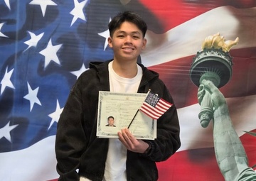 ARKANSAS GUARDSMAN VU MAI BECOMES U.S. CITIZEN WHILE SERVING STATE AND NATION