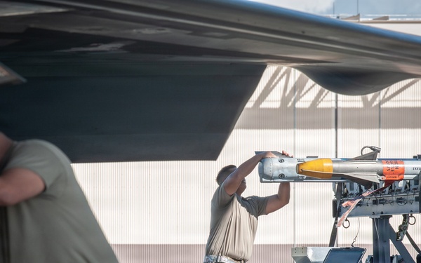 Weapons crews compete in Sentry Aloha 26-1 Load Competition