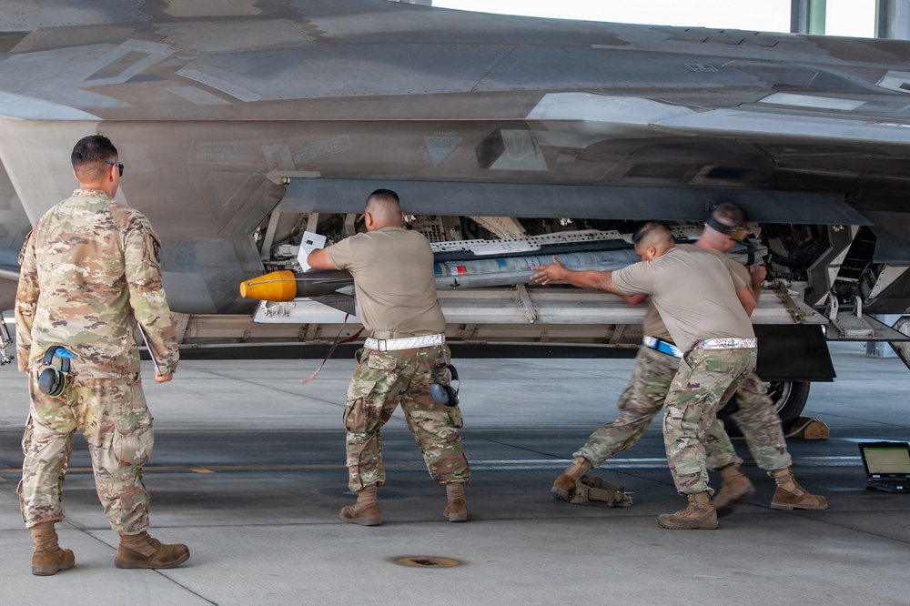 Weapons crews compete in Sentry Aloha 26-1 Load Competition