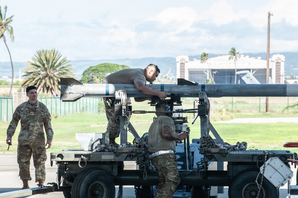 Weapons crews compete in Sentry Aloha 26-1 Load Competition