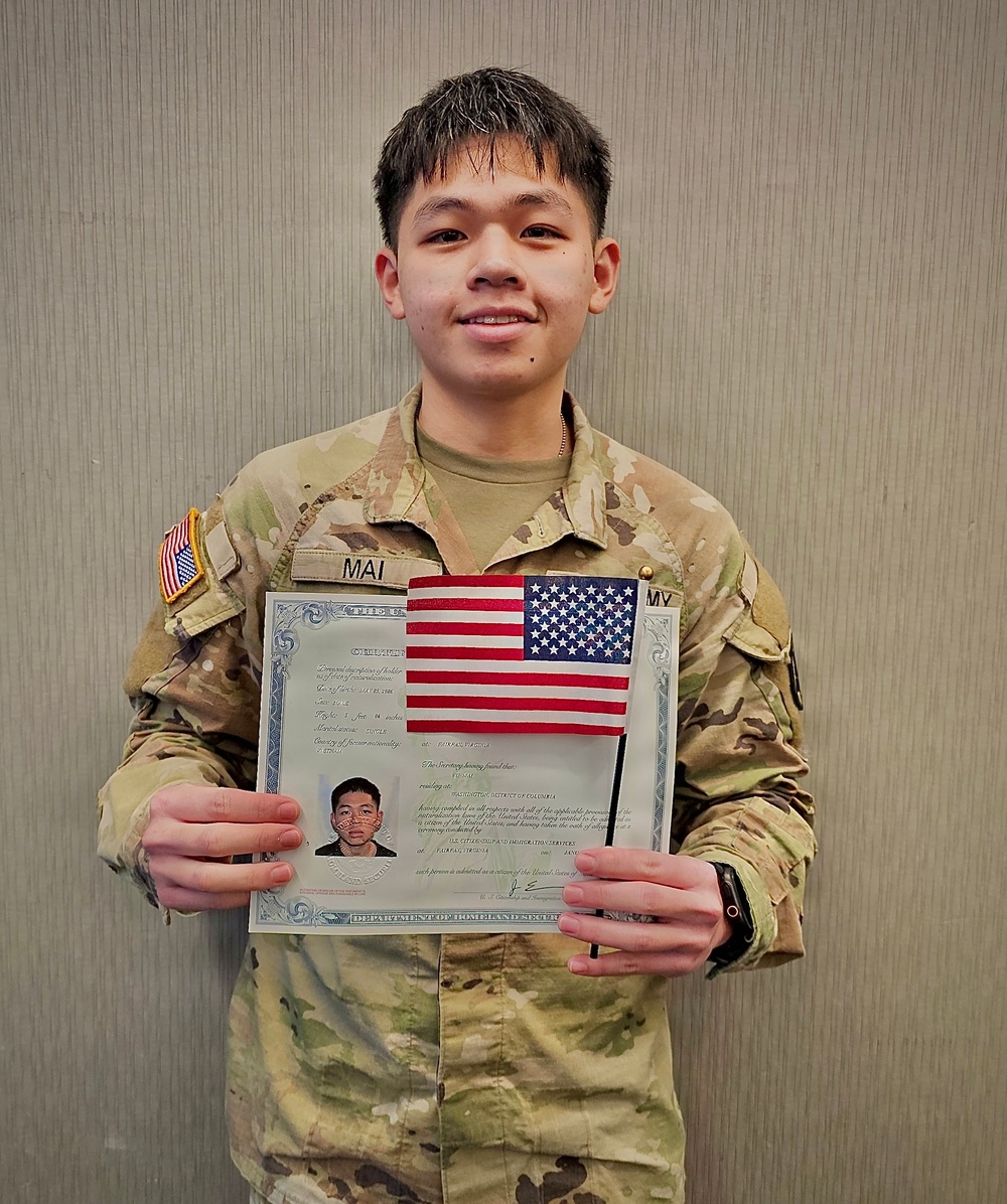 ARKANSAS GUARDSMAN VU MAI BECOMES U.S. CITIZEN WHILE SERVING STATE AND NATION