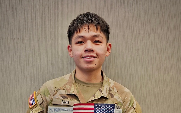 ARKANSAS GUARDSMAN VU MAI BECOMES U.S. CITIZEN WHILE SERVING STATE AND NATION