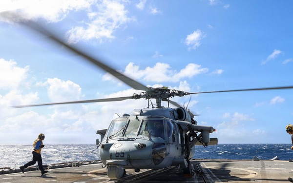 Flight quarters aboard USS Lake Erie (CG 70)