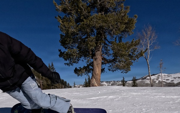 Olympic medalist Shannon Dunn-Downing carves turn