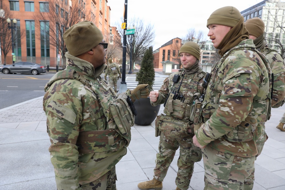Chaplain offers morale boost to Soldiers in support of Make D.C. Safe and Beautiful Mission