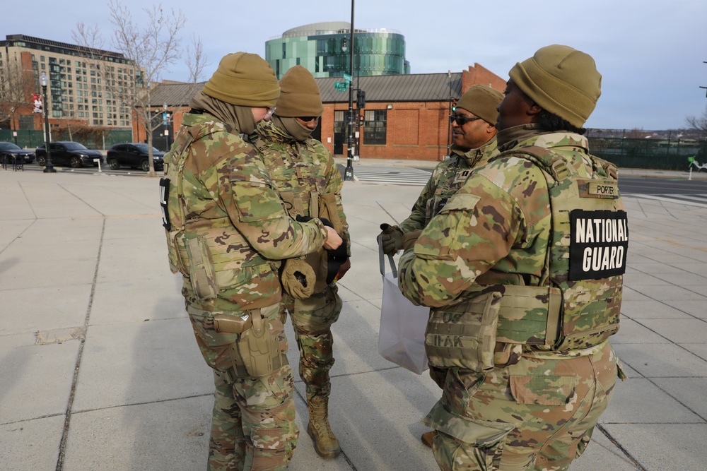 Chaplain offers morale boost to Soldiers in support of Make D.C. Safe and Beautiful Mission