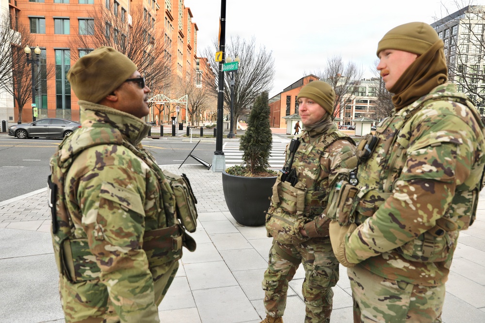 Chaplain offers morale boost to Soldiers in support of Make D.C. Safe and Beautiful Mission