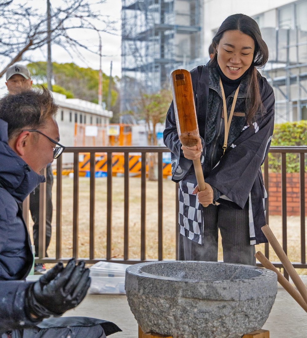 Mochitsuki event brings U.S. and Japanese medical professionals together at U.S. Naval Hospital Yokosuka