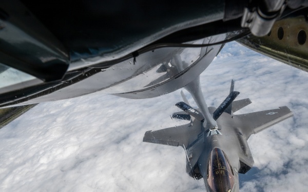 Practice makes perfect: 909th ARS refuels F-16Cs and F-35As