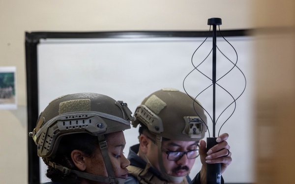 5th Air Naval Gunfire Liaison Company Marines participate in certification exercise