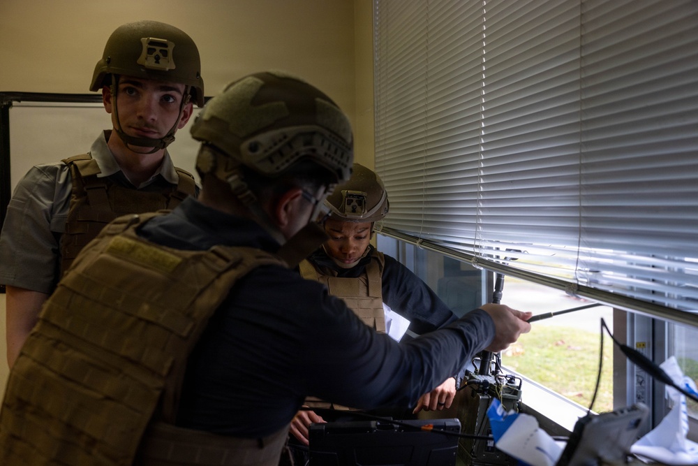 5th Air Naval Gunfire Liaison Company Marines participate in certification exercise