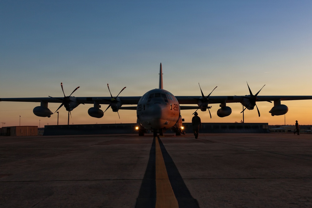 VMGR-153 trains in Texas