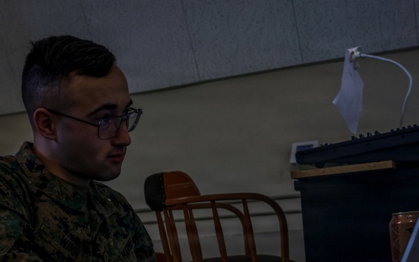 5th Air Naval Gunfire Liaison Company Marines conduct back in the saddle training