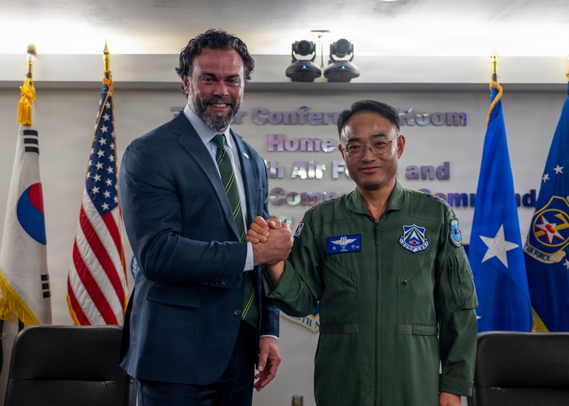 USecAF visits Osan Air Base