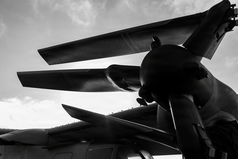 11th MEU Marines, Sailors Conduct Flight Operations Aboard USS Boxer
