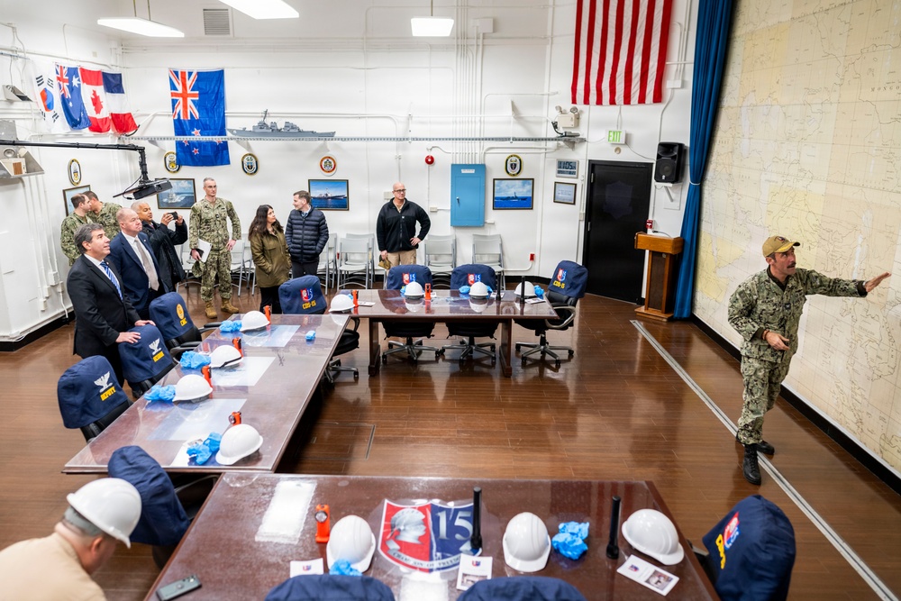 Deputy Secretary of State for Management and Resources, Michael J. Rigas tours DESRON 15 command caves