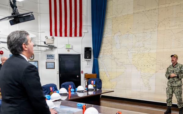 Deputy Secretary of State for Management and Resources, Michael J. Rigas tours DESRON 15 command caves