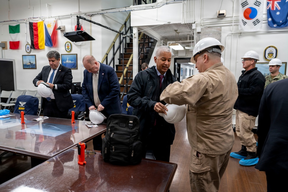 Deputy Secretary of State for Management and Resources, Michael J. Rigas tours DESRON 15 command caves