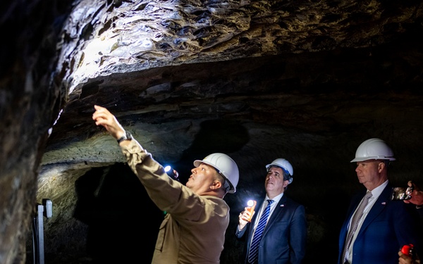 Deputy Secretary of State for Management and Resources, Michael J. Rigas tours DESRON 15 command caves