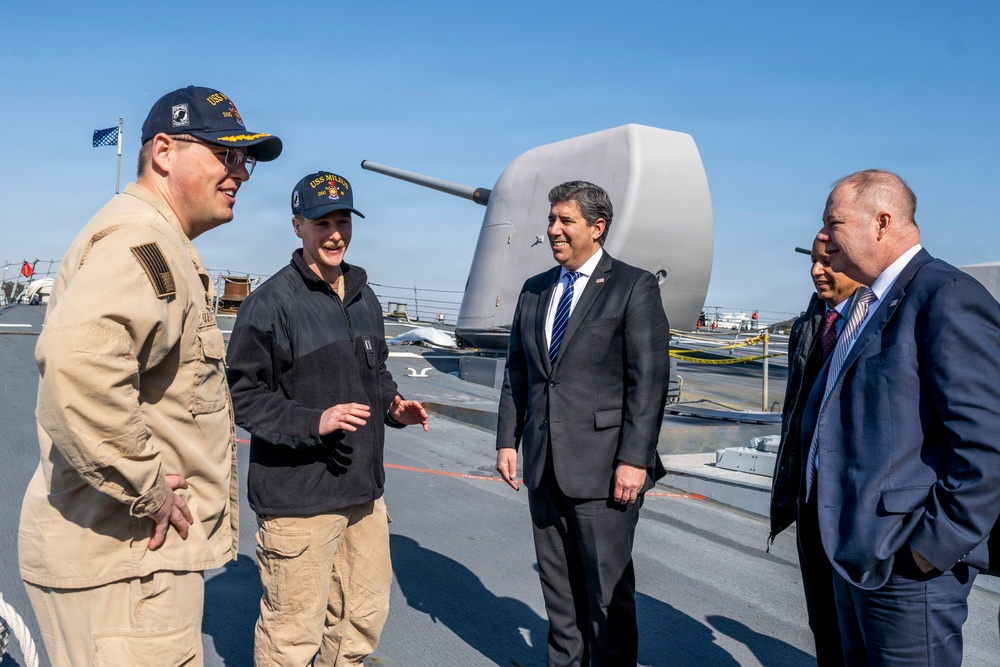 Deputy Secretary of State for Management and Resources, Michael J. Rigas tours USS Milius