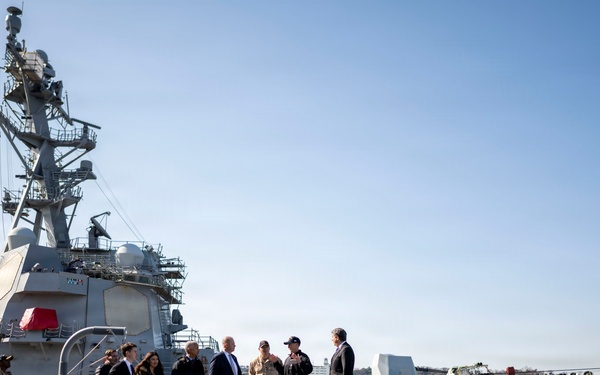 Deputy Secretary of State for Management and Resources, Michael J. Rigas tours USS Milius