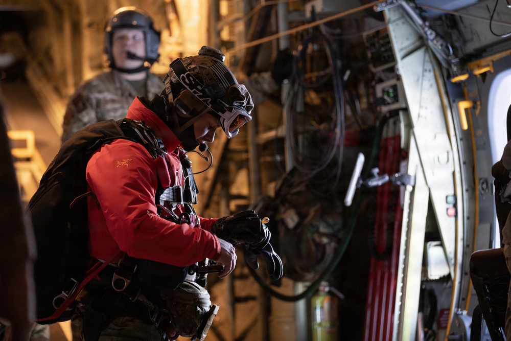 176th Wing Rescue Triad hones skills over Alaska