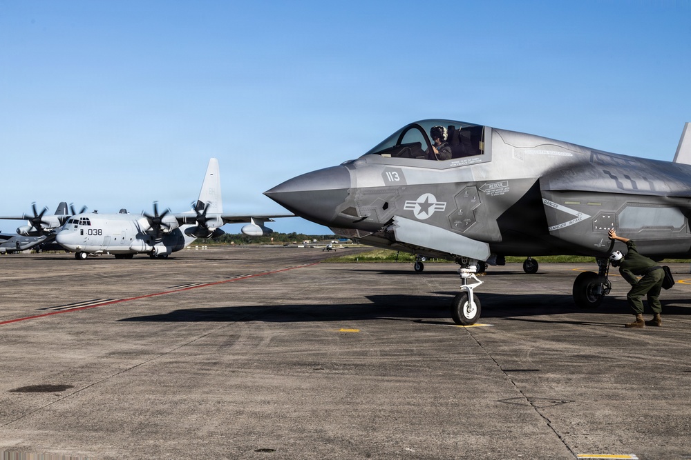 VMFA-225 conducts flight operations in Puerto Rico