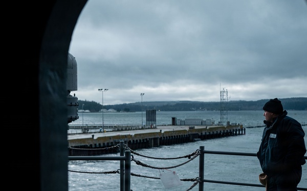 USS Theodore Roosevelt Indian Island Arrival