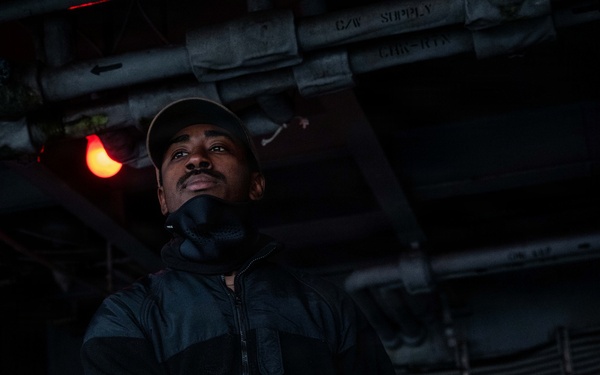 USS Theodore Roosevelt Indian Island Arrival