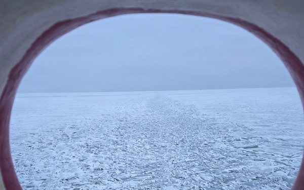 Coast Guard Cutter Mackinaw conducts track maintenance for Operation Taconite