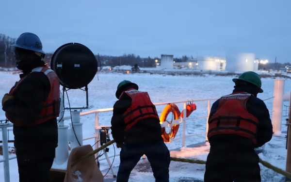 Coast Guard Cutter Mackinaw conducts track maintenance for Operation Taconite