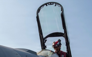 Abraham Lincoln conducts routine aircraft maintenance