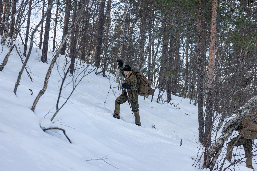 CORE26 | U.S. Marines Learn Arctic Traversal