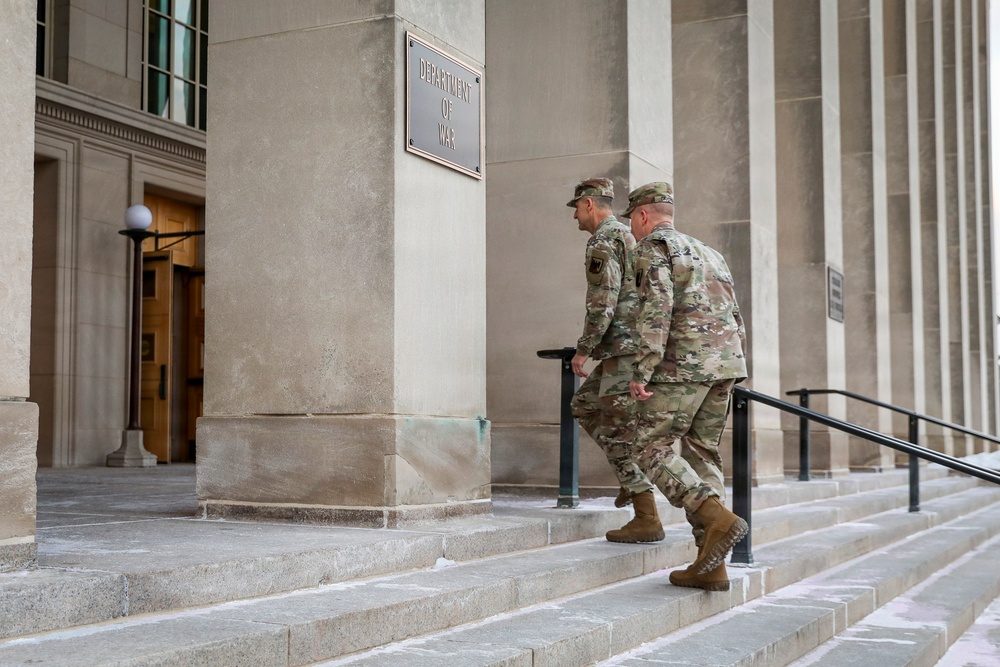 Nordhaus welcomes new NGB vice chief to Pentagon