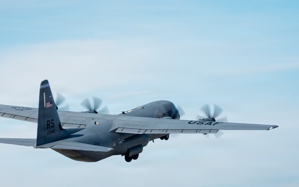 7th CES overcomes Winter Storm Fern during Dark Ascent exercise