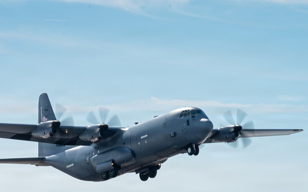 7th CES overcomes Winter Storm Fern during Dark Ascent exercise