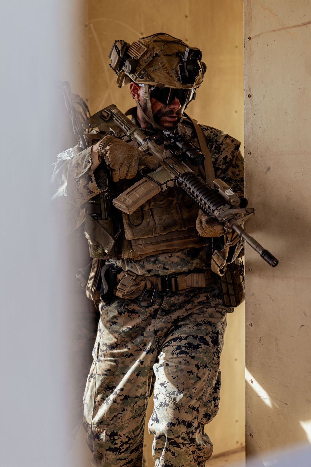 1st Intelligence Battalion conducts MOUT training