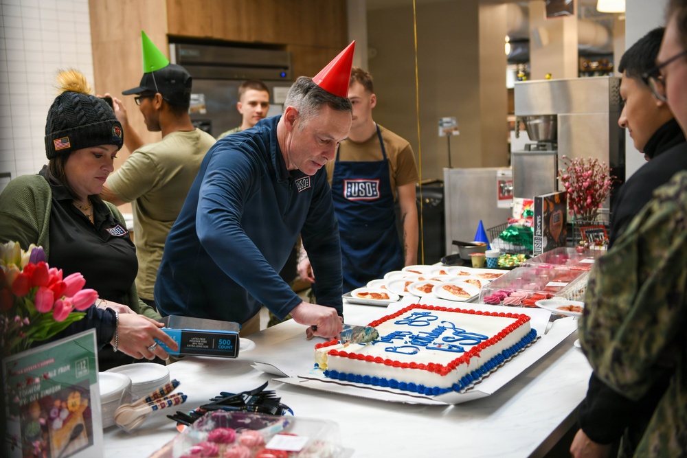 Great Lakes USO Celebrates 85th Birthday