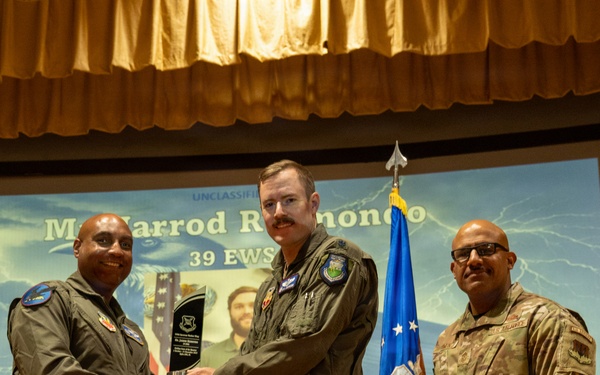 350 SWW 4th Quarter Award Ceremony