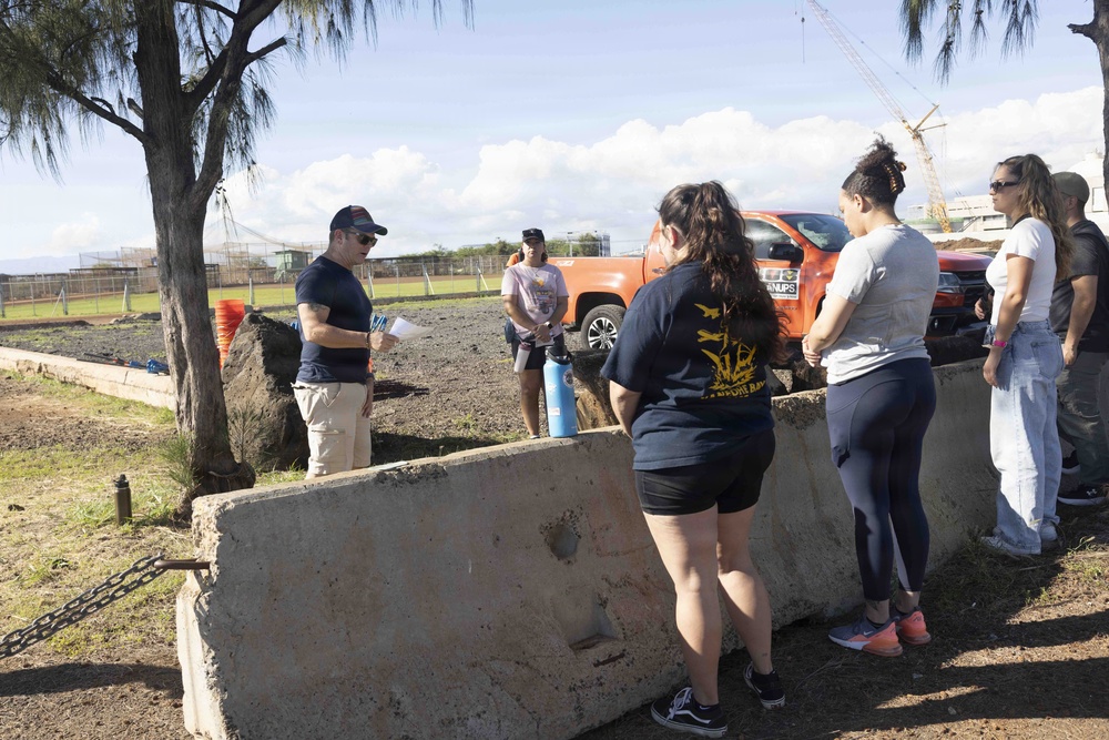 CNRH Volunteers with 808 Cleanups for Laulima Navy