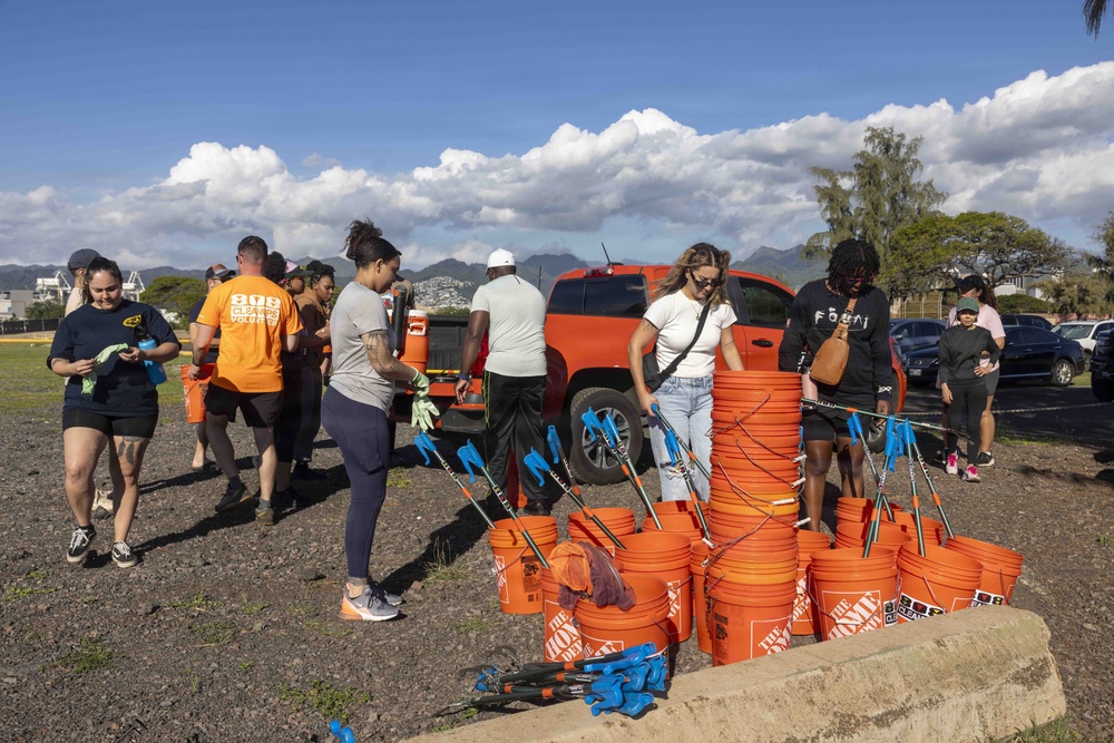 CNRH Volunteers with 808 Cleanups for Laulima Navy