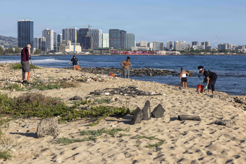 CNRH Volunteers with 808 Cleanups for Laulima Navy